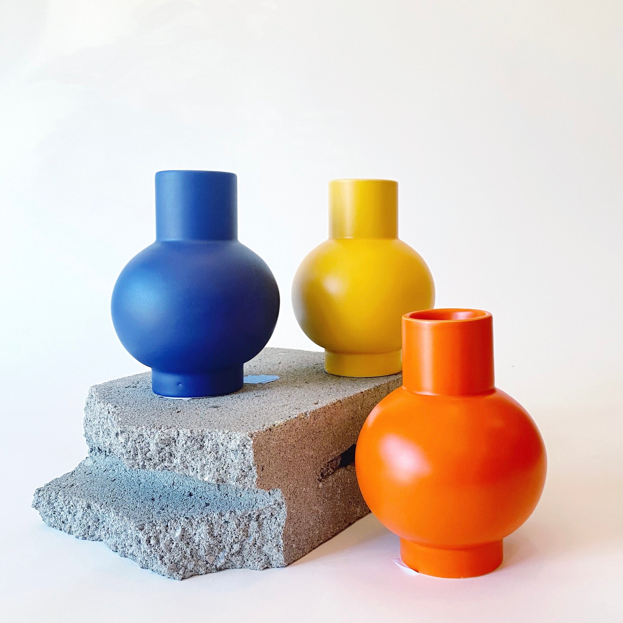 Raawii Strom Vase – Brave Floral